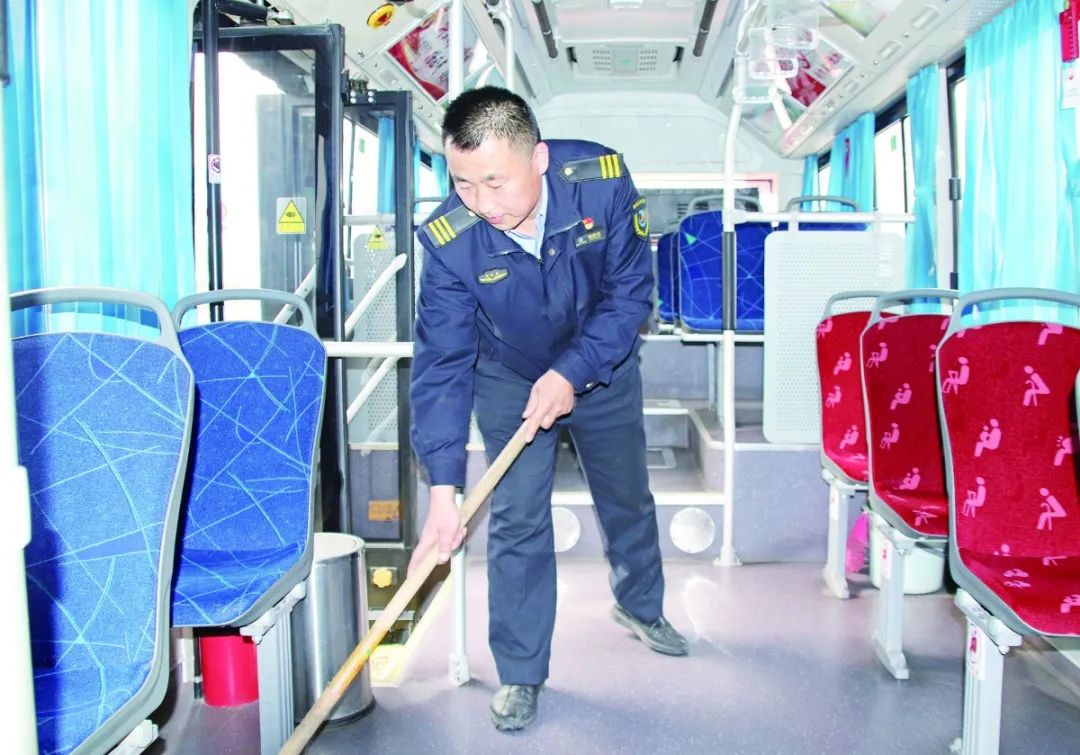 日照这位公交司机实力圈粉