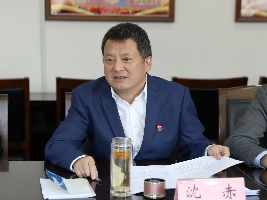 座谈会上,绍兴文理学院党委党委书记汪俊昌首先代表学校欢迎叶卫红