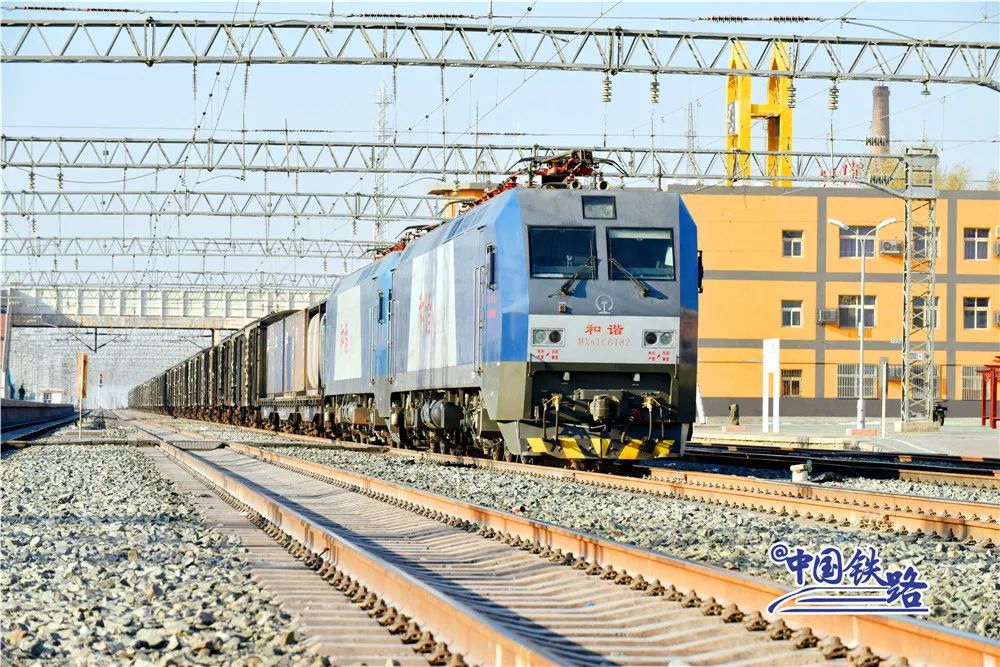 全国棉花交易市场与中国铁路集团乌鲁木齐局创新合作模式