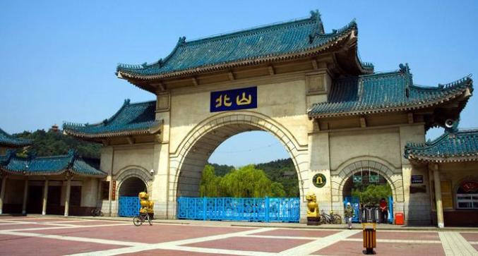 (二)全市旅游及陵园线路 一,江南陵园 可以选择长吉北(南)线,迎宾