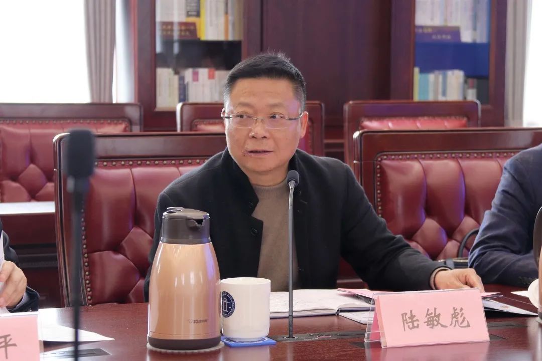 陆敏彪苏州市人大代表,苏州市人大司法和监察委员会委员,江苏五洲信友