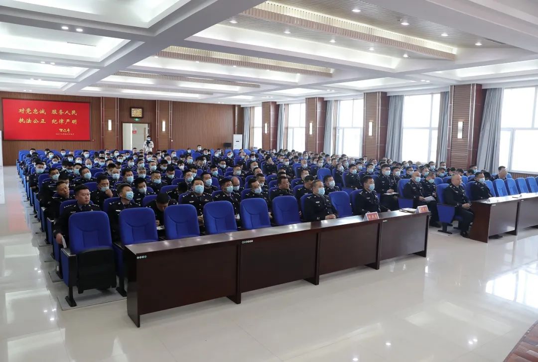 教育整顿61弘扬英模精神梅河口市公安局举办全市公安英模事迹报告会