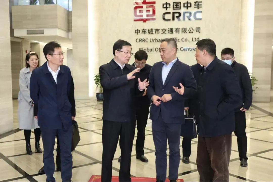 刘学新深入杨浦区部分企业调研