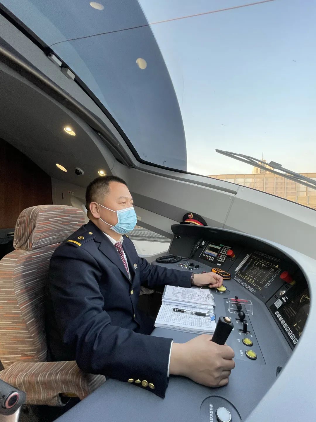 小编今天来揭秘怎么保证他们始终集中注意力呢在驾驶过程中会犯困吗