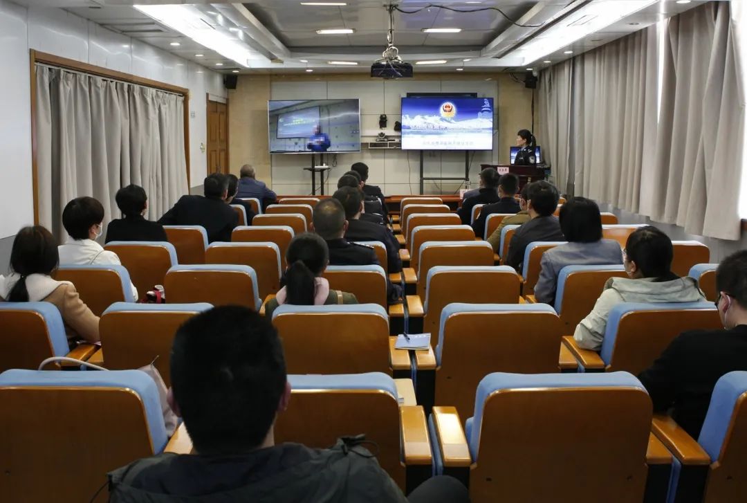 弘扬抗疫精神展现时代新风微湖监狱组织开展监狱开放日活动