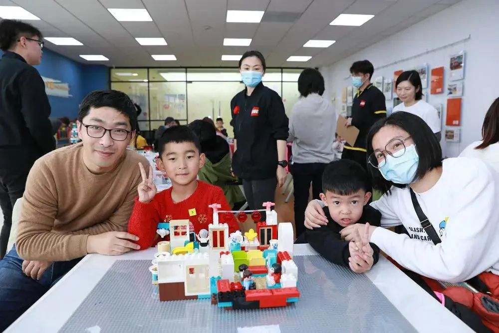 学龄前玩出大能力乐高03集团首次创意拼搭社区亲子活动落地徐汇