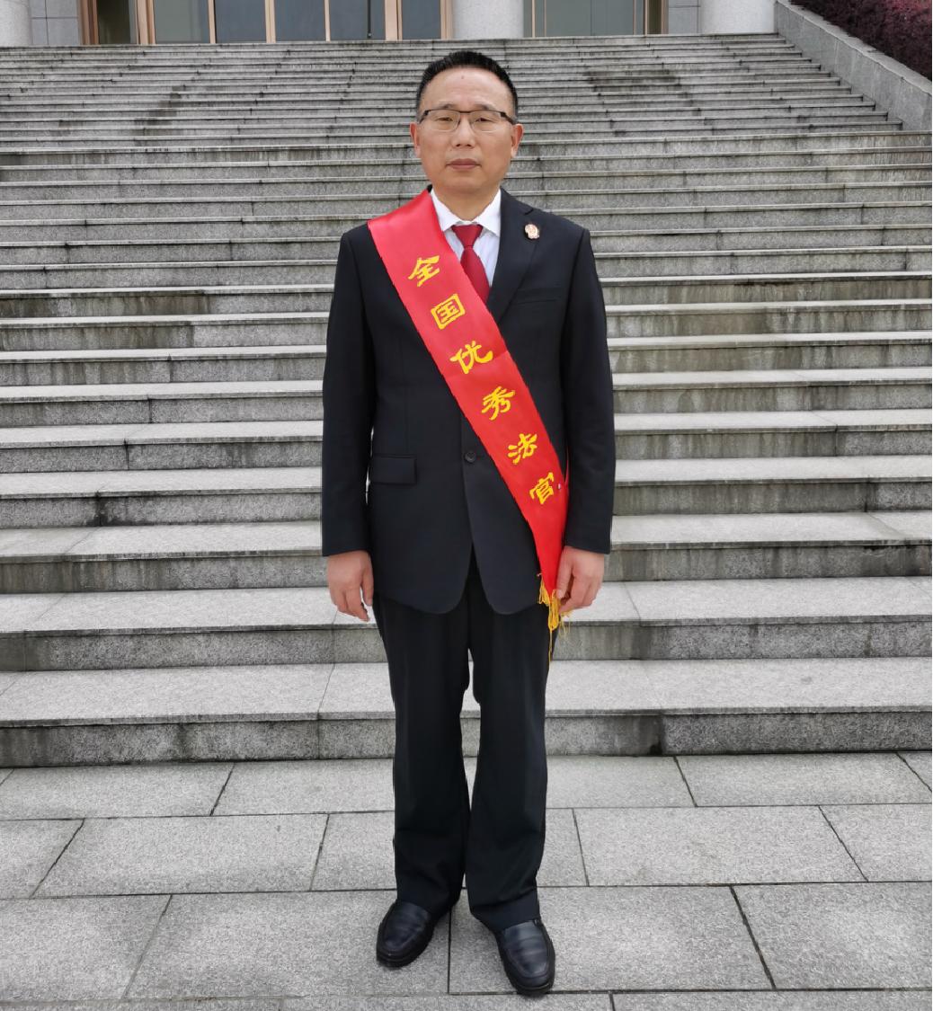 政法英模法徽在民情中生辉记全国优秀法官马晓光