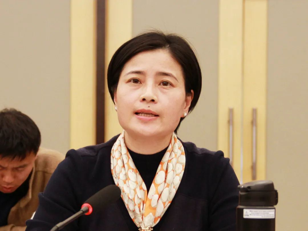 向下滑动查看会上,赵志坚,沙建秋,周芳珍,顾颖健,蔡丽琴等委员分别