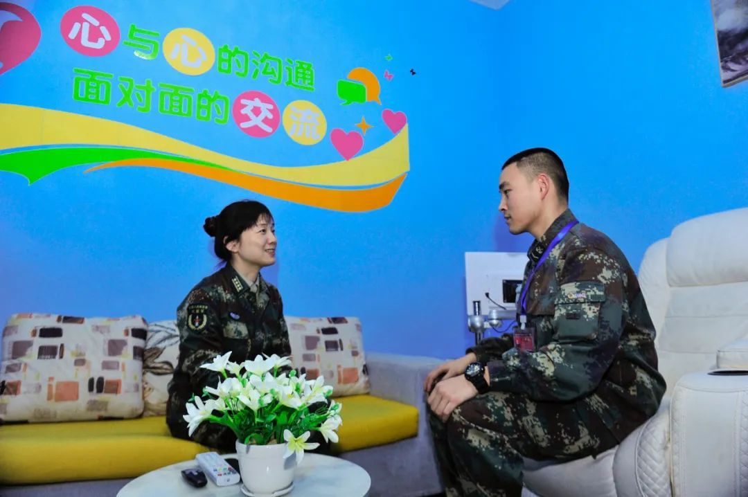 人员,装备长时间保持高度戒备状态,部分官兵存在 "心理疙瘩"的问题