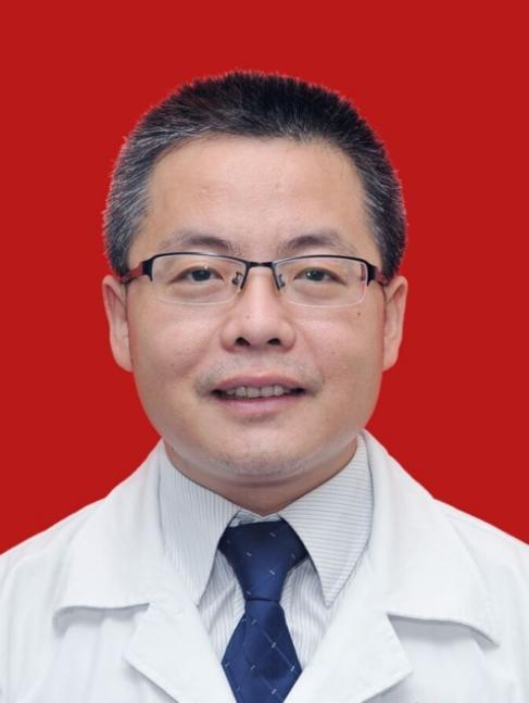 张清彬 广州医科大学附属口腔医院副院长 主任医师,教授,博士生导师,博士后合作导师,韩国国立首尔大学和中国人民解放军军事医学科学院博士后。现任中国整形美容协会口腔分会修复学术专委会候任主委,中华口腔医学会颞下颌关节及牙合学专委会常务委员,中华口腔医学会全科口腔专业委员会常务委员,广东省口腔医学会颞下颌关节及牙合学专委会副主任委员、广东省医师协会口腔医师分会常务委员、广东省医院协会口腔数字化材料专委会副主任委员,广东省医院协会口腔管理分会常务委员。2016年获得广州医师奖,2017年获得年羊城好医生和羊城民星牙医称号,2018年入选“岭南名医录”,获得首届广州市“十佳最美医生”称号,2019年获评最强实力中青年医生,同年入选广州市医学重点人才,2020年获得广东医师奖。 临床方面专注于口颌面痛-颞下颌关节疾病、咬合病等疑难杂症的诊疗,2014年3月牵头成立了广东省唯一独立建制的颞下颌关节专业特色科室,2020年科室门诊量达15000诊次。所组建的团队总结国内外前辈理念和分析本科室近60000诊次病人经验的基础上,2018年提出了“微创化、序列化、数字化、舒适化、人文化”广医口腔特色诊疗模式。 科研方面主要从事干细胞组织工程的基础研究、颞下颌关节疾病的“序列程序治疗”及口颌面痛“微创梯度”治疗的临床研究。先后主持和参与17项省、市级及其他级别课题,曾获省级科技进步三等奖一项;主编人民卫生出版社出版《颞下颌关节与面痛就医指南》以及《微创拔牙术图解》,作为并列主编(第二位)编著《口腔颌面外科学》(高职高专教材、国家卫生与计划生育委“十三五”规划教材)。获国家实用新型专利6项,第一作者或通讯作者发表文章60余篇,其中SCI收录23篇。担任《Cell proliferation》,《华西口腔医学杂志》,《中华老年口腔医学杂志》《中华口腔医学杂志》电子版,《口腔疾病防治》,《国际口腔医学杂志》审稿专家。