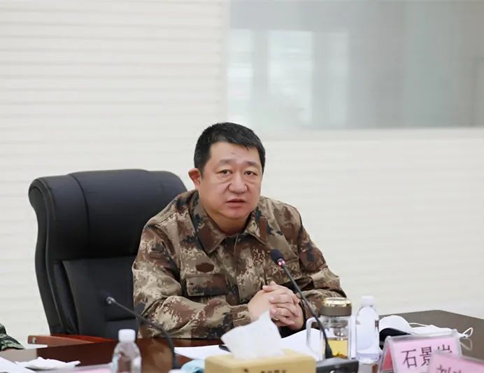 市委副书记,市长,市局森防指总指挥姚占军出席会议.