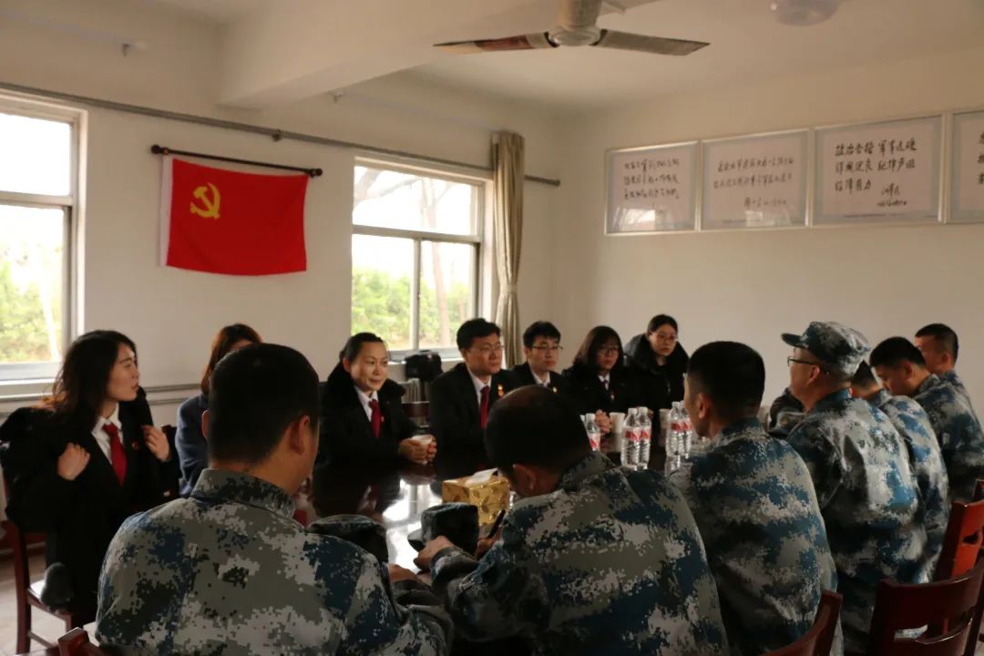 楊相國到空軍某雷達站開展送法進軍營活動