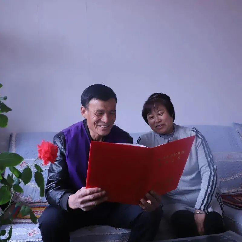 突泉县农民获国家级奖项 登上央视领奖台!