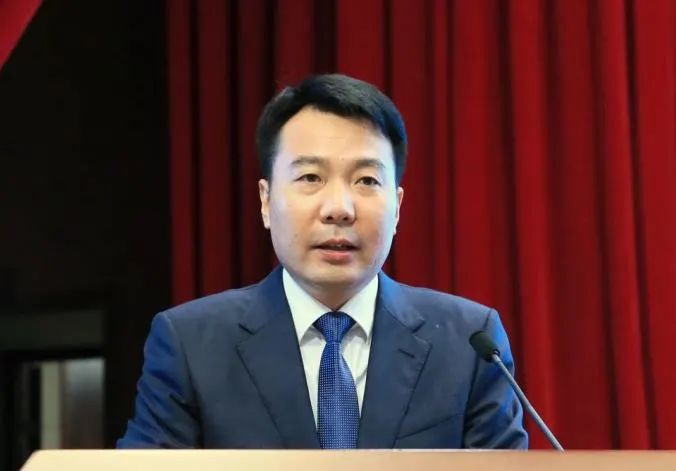 赵志刚作报告中铁大桥局分管经营投资工作的副总经理赵志刚以《激发