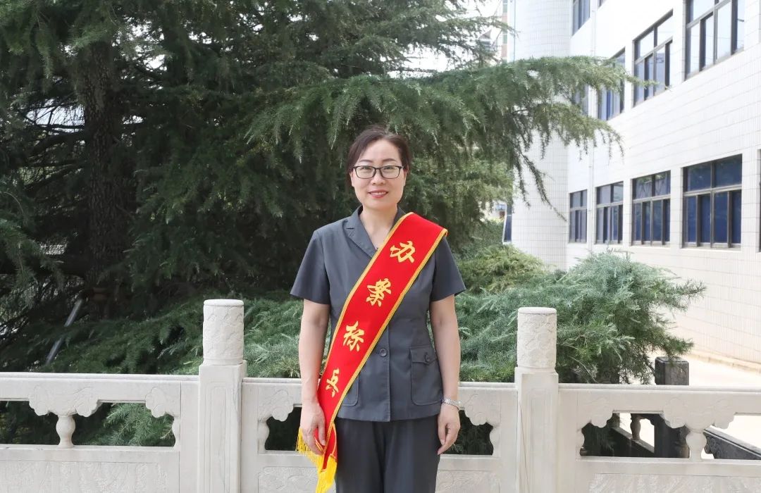 身边的榜样李晓娜认真执行守公正热情为民是初心