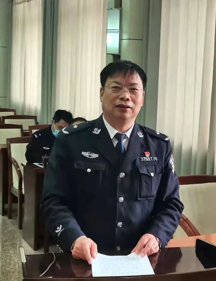 身边的榜样前行的力量济南监狱举办英模事迹报告会