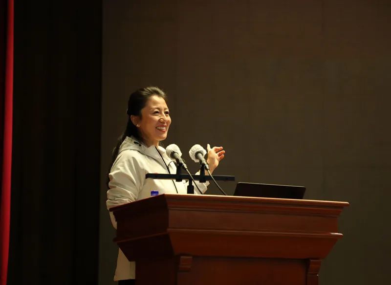 弘扬冠军精神 开启七台河高质量发展新征程 冬奥冠军杨扬做客大讲堂