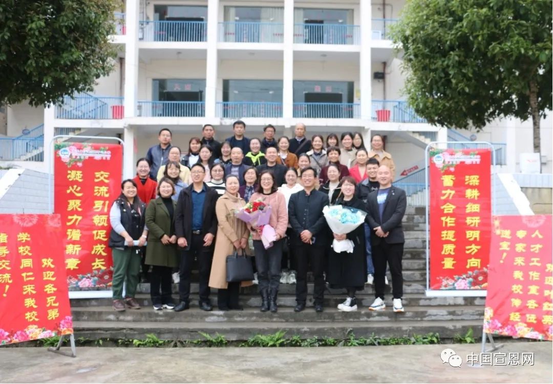 叶红英人才工作室赴沙道沟开展送教活动