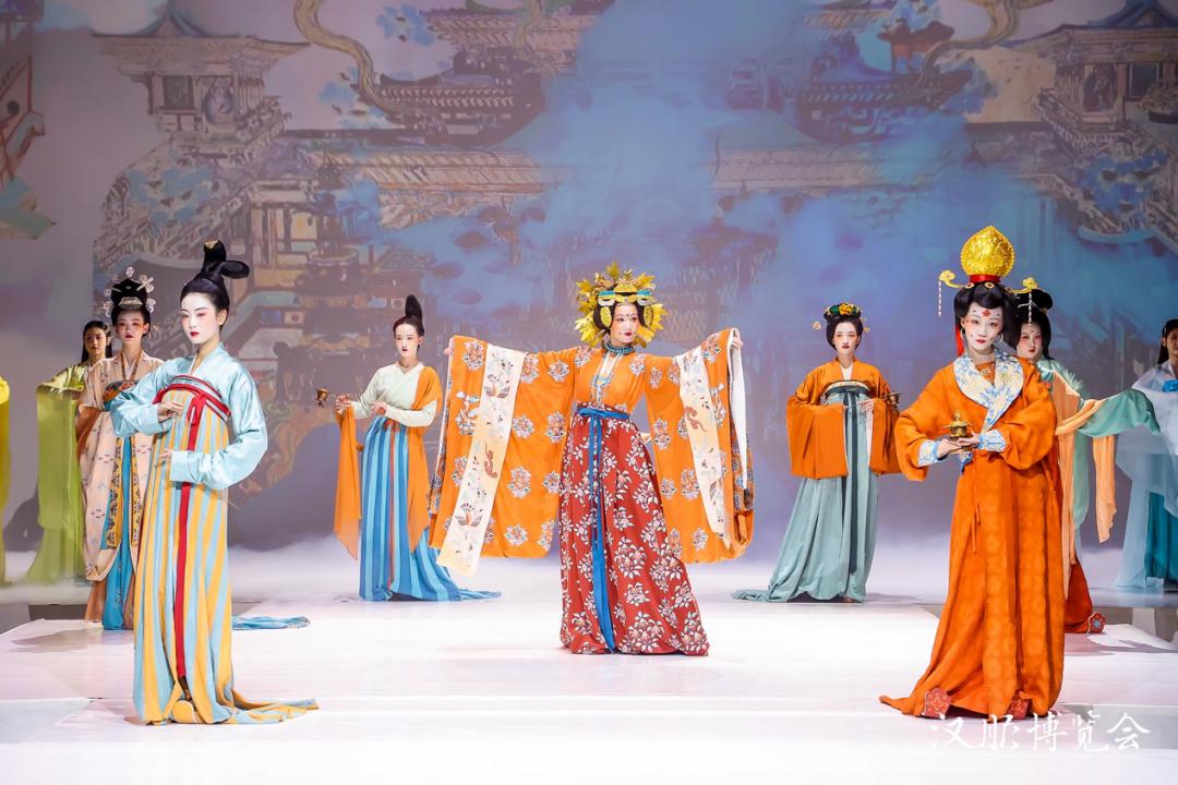 征集中国华服日中原国风河南青年华服文化创意表演只等你来