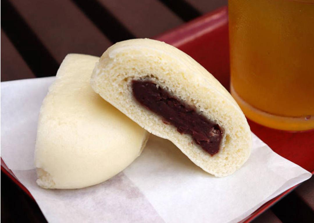 咬了口和果子嗯是杭州豆沙馒头的味儿