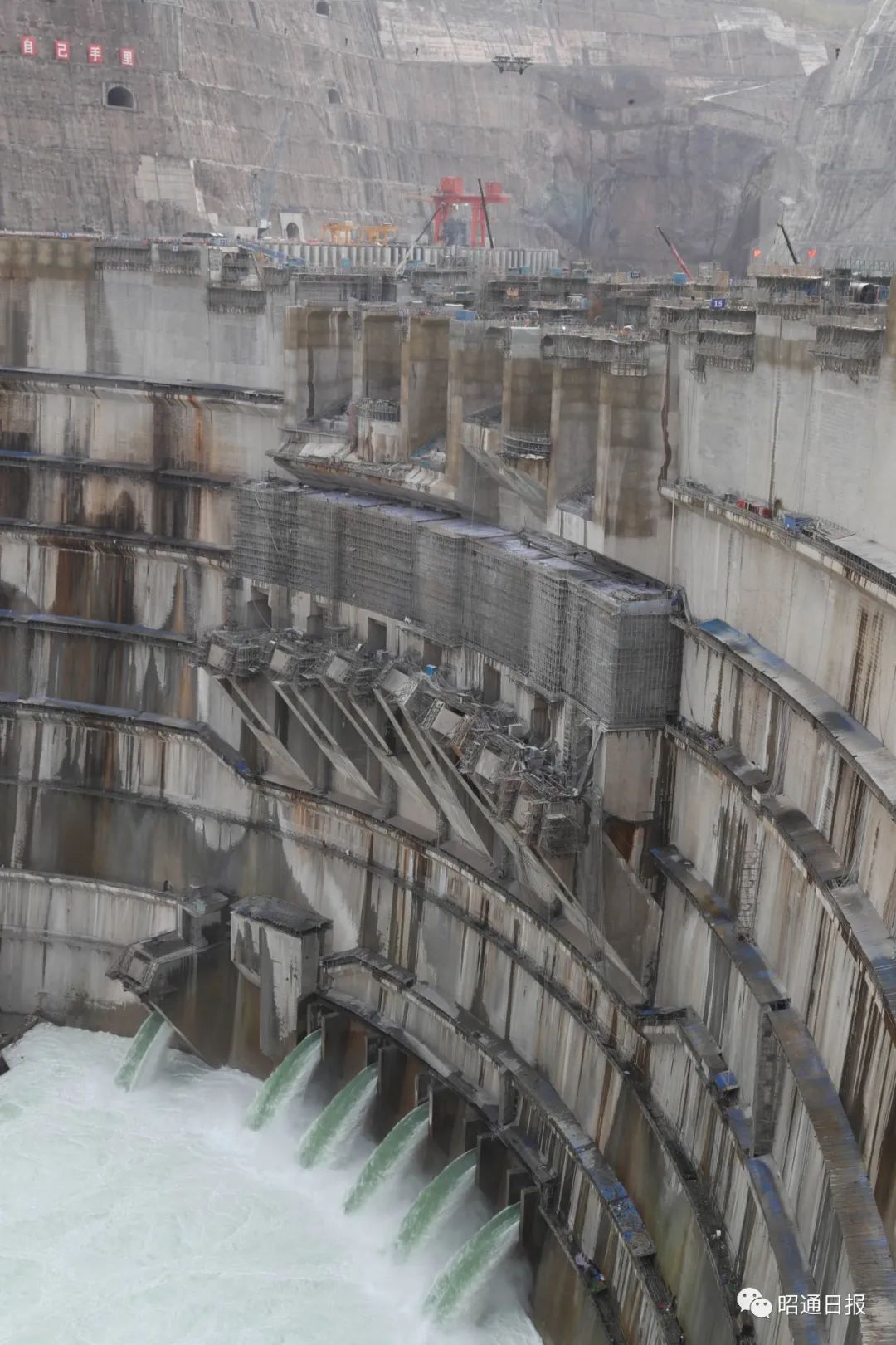 影像丨白鹤滩水电站建设掠影