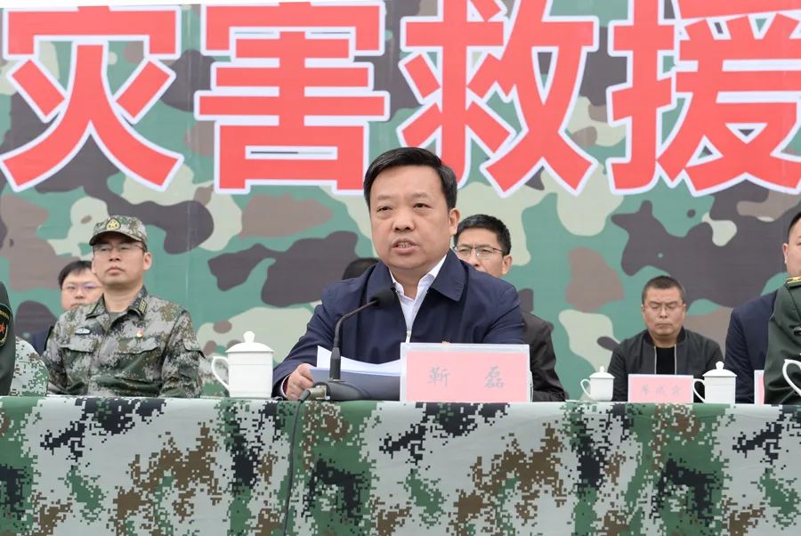 田晓蔚在讲话中代表省军区党委首长机关对德阳市委,市政府长期以来