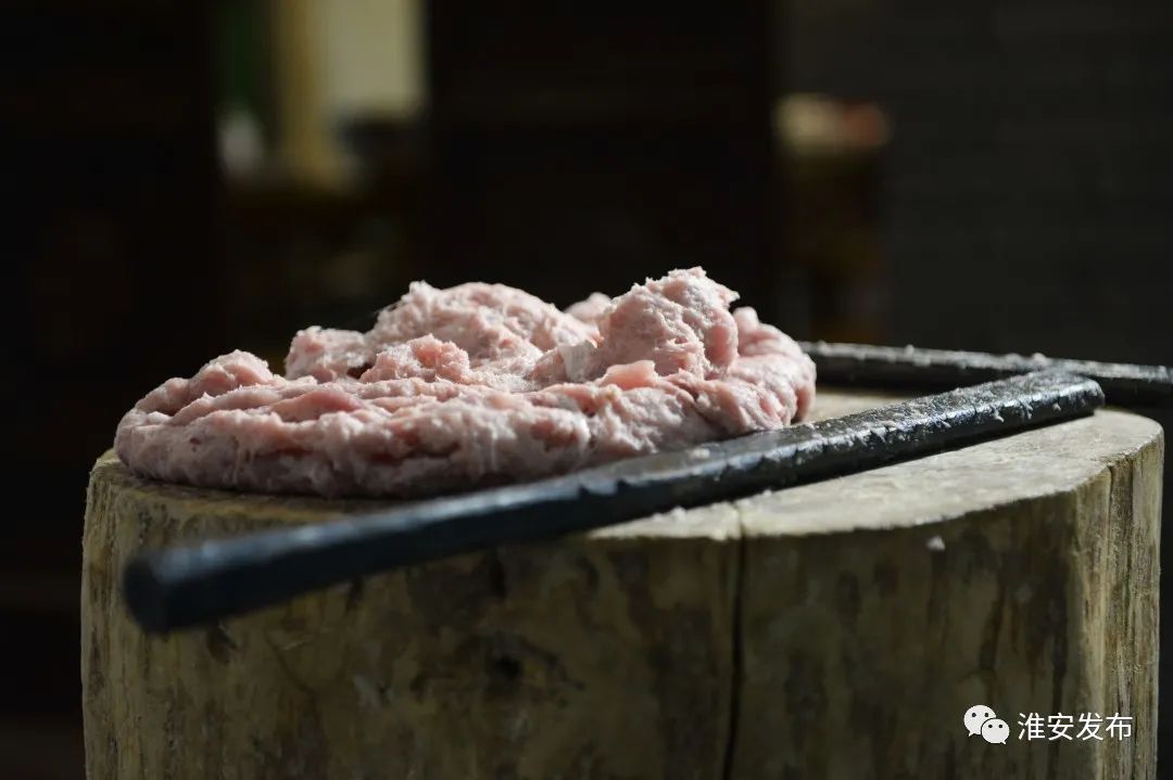 鲜嫩弹牙好劲道!这肉圆,能当乒乓球打!