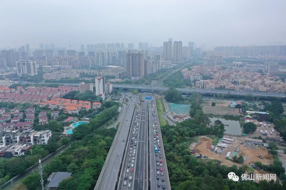 佛山新闻网据市民报料 今早佛陈大桥南往北方向拥堵严重 你有在这条路