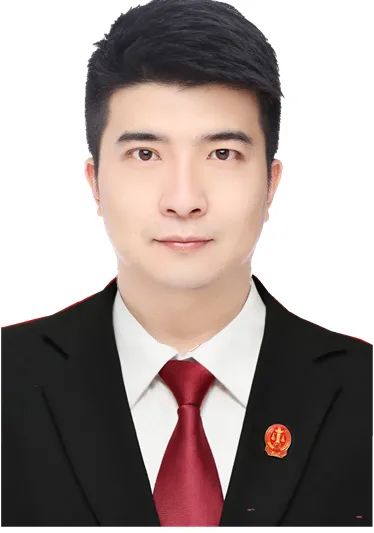 教育整顿学习英模精神争当忠诚守卫西安中院组织干警观看