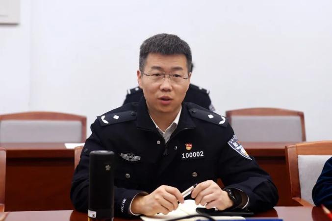 张德军表示,将以贯彻落实自治区驻点指导组反馈意见为抓手,聚焦问题