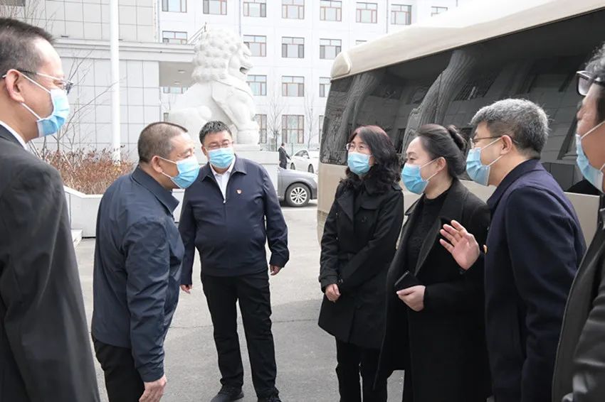 4月2日上午,省委政法委副书记翟慧敏,宣教处长冷秀艳一行莅临郊区人民