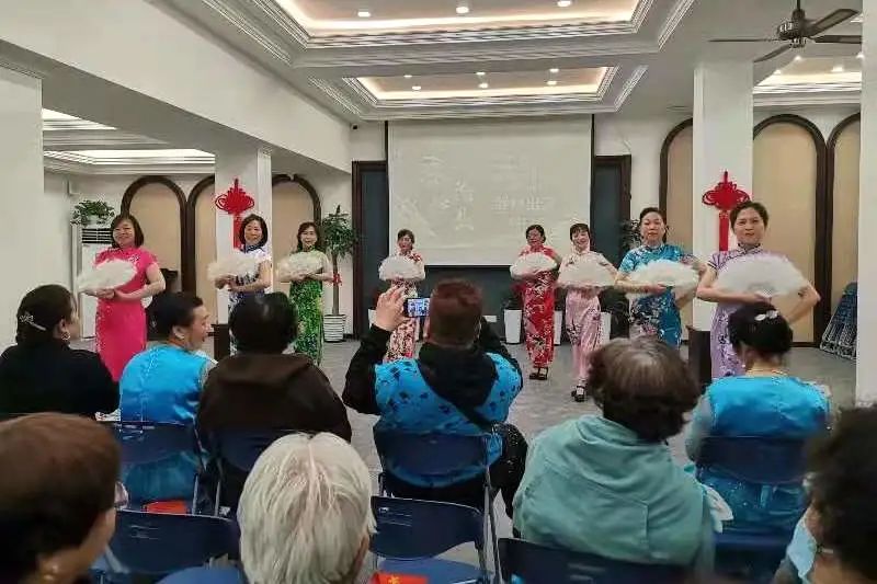 速来围观! 他们是社区的文艺明星
