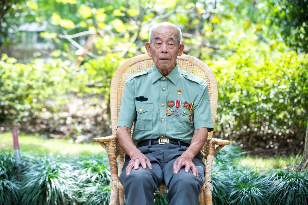 卫国戍边保家卫国一起走近奉贤区这位三上战场的老战士