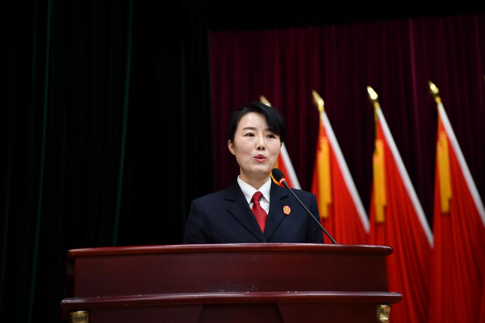 积极选树身边的典型,党组成员,副院长何伟丽被推选为襄阳市政法英模,4