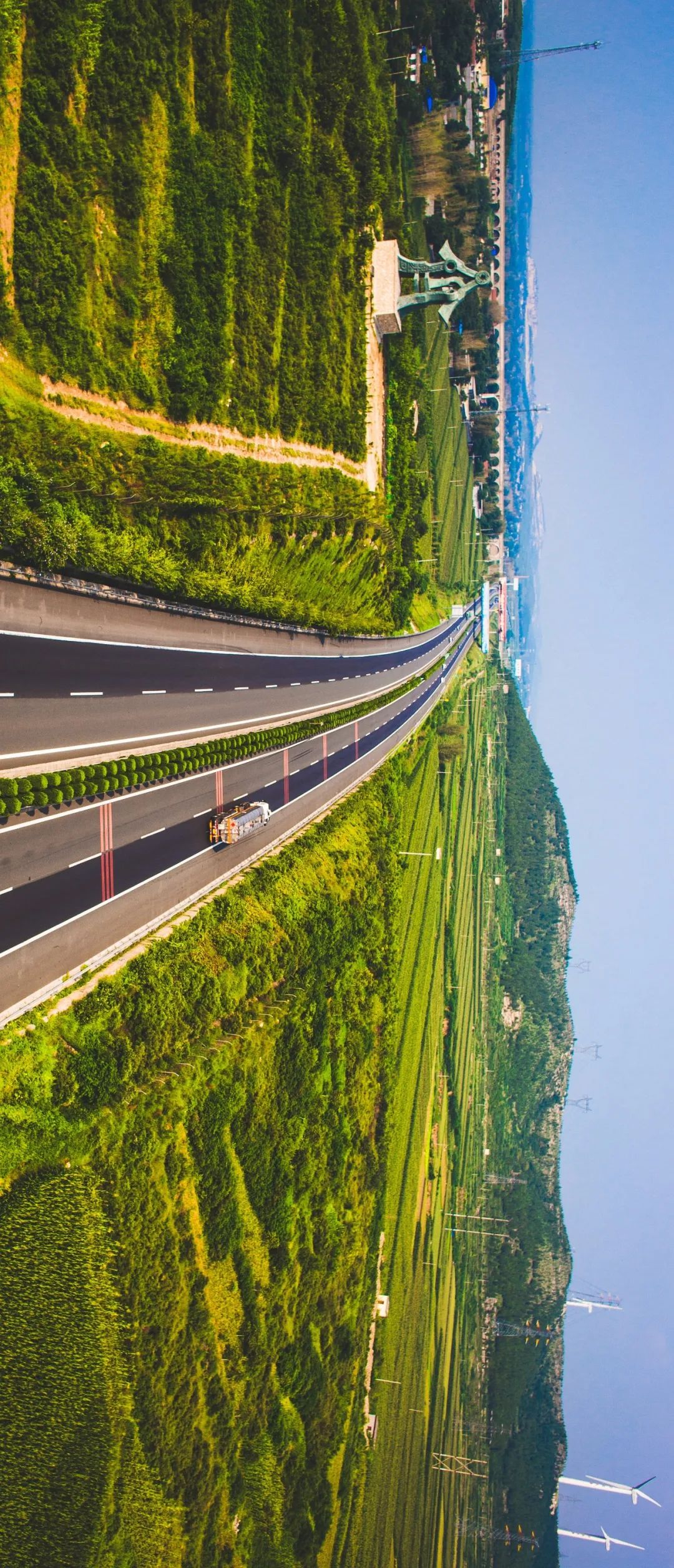 建成于2007年,双向六车道,是山东省第一条生态环保高速公路 g20·青银