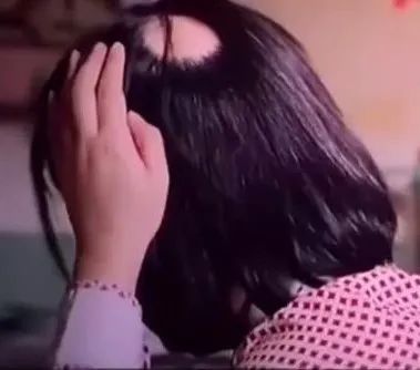 前段时间《你好,李焕英》特别火爆,很多人都去看了,相信大家看到里面