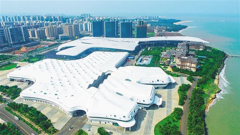 海南国际会展中心.高林 摄 和牛小布一起来看看