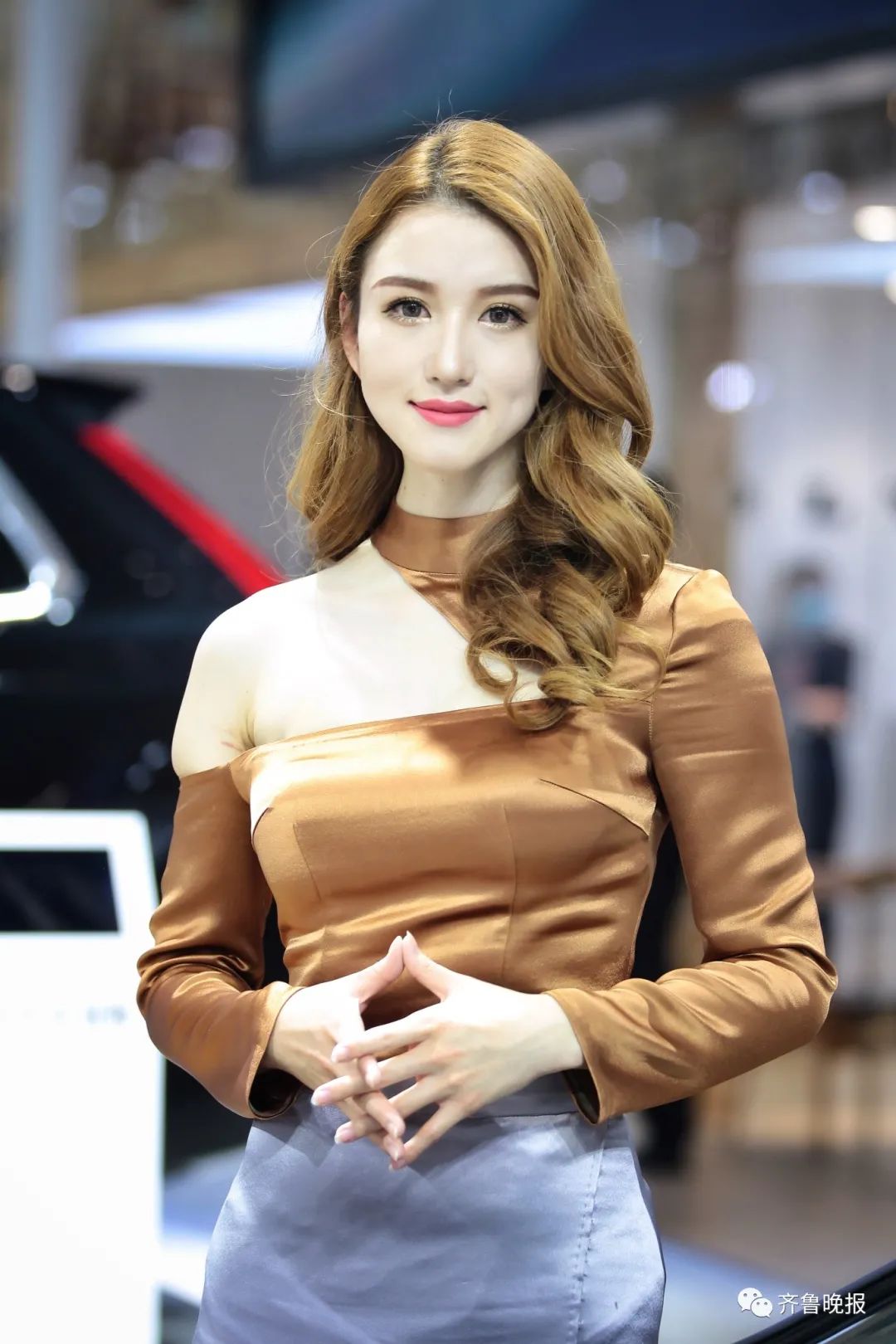 这么多漂亮的车模小编在车展最佳机位拍了一压缩包含福利