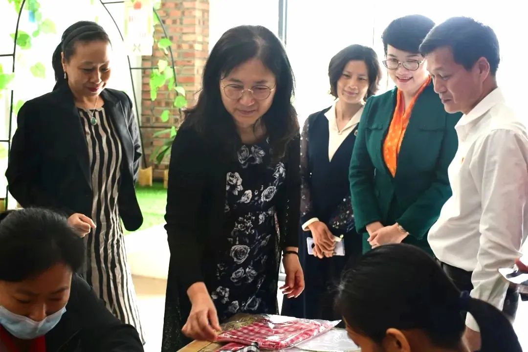 调研组先后到潮南区东华村,仙门城社区,龙湖区春晖社区,金平区小公园