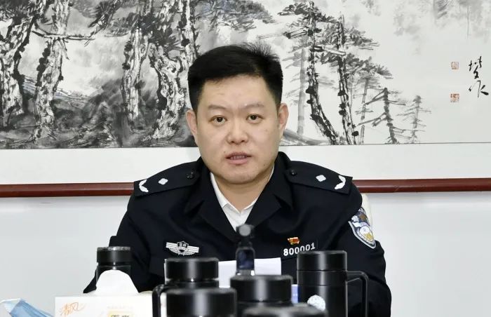 4月6日,副市长,公安局党委书记,局长陈锋主持召开白城市公安队伍教育
