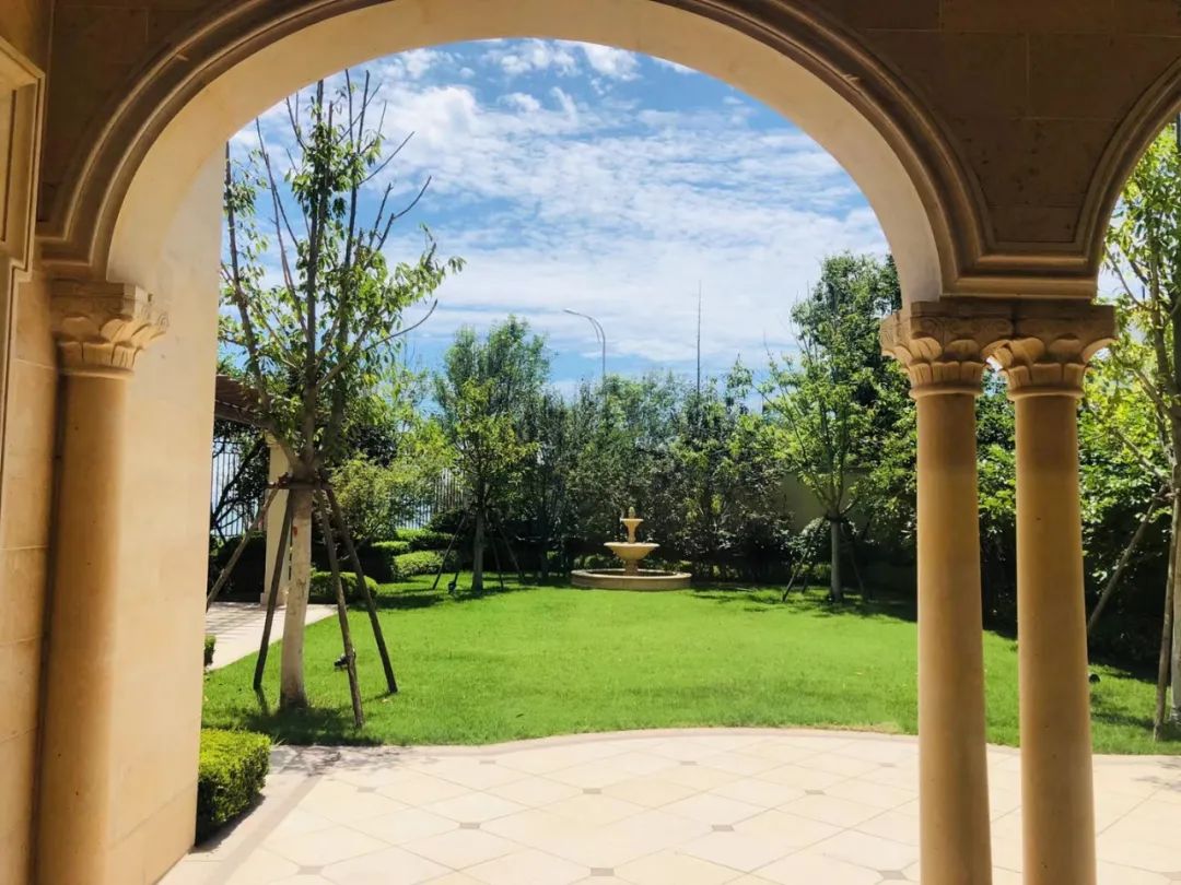 半岛美庐青岛西海岸新区滨海大道5888号(滨海大道与世纪大道交会处)