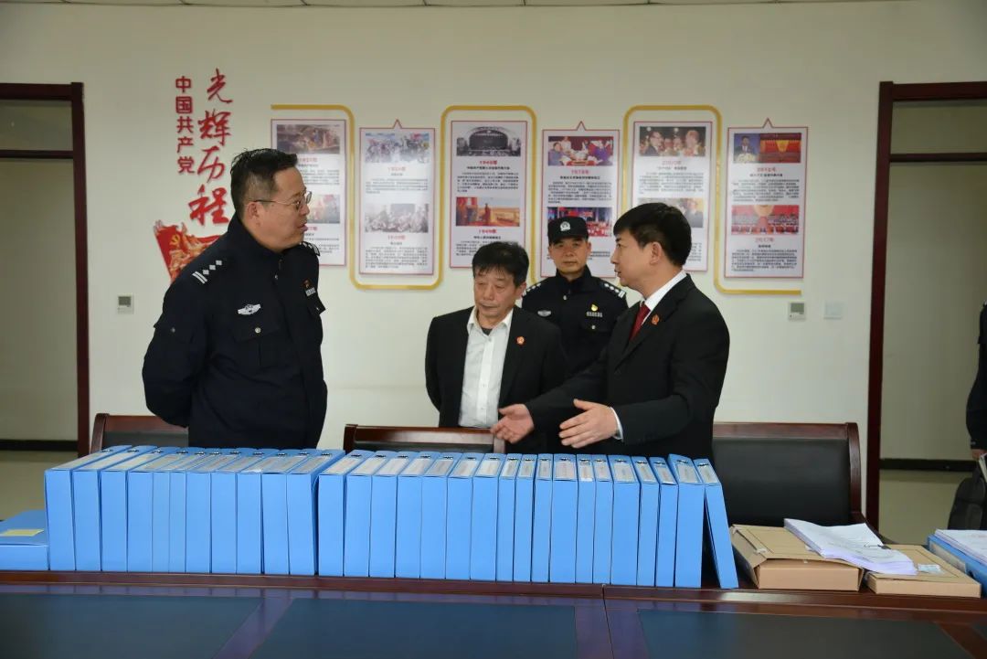 市法院副局级审判员乔永立一行到鄠邑区法院督导调研工作