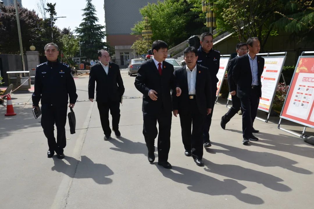 市法院副局级审判员乔永立一行到鄠邑区法院督导调研工作