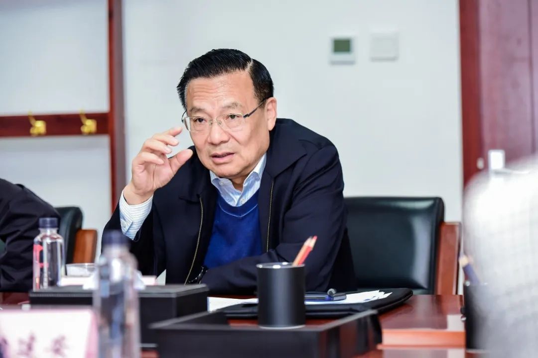 图|方国恩会长作重要讲话图|牛恩喜书记主持会议图|牛恩喜书记代表