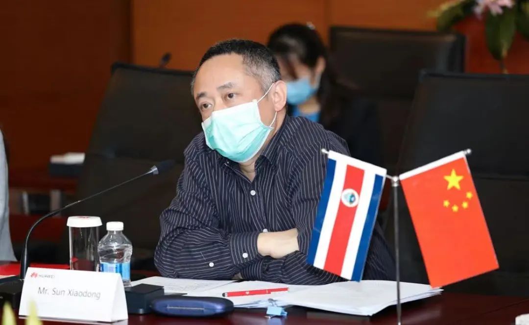 先进报道三十年为百姓筑起一道道免疫屏障上海市疾病预防控制中心副