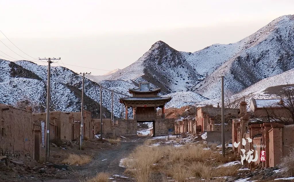 甘凉古道硖口两山张掖如鸾峙一水中流似马奔