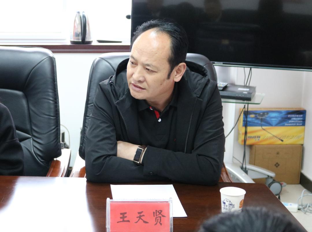 陈元元表示,各位代表所提的意见和建议符合黄龙法院工作实际,针对性强