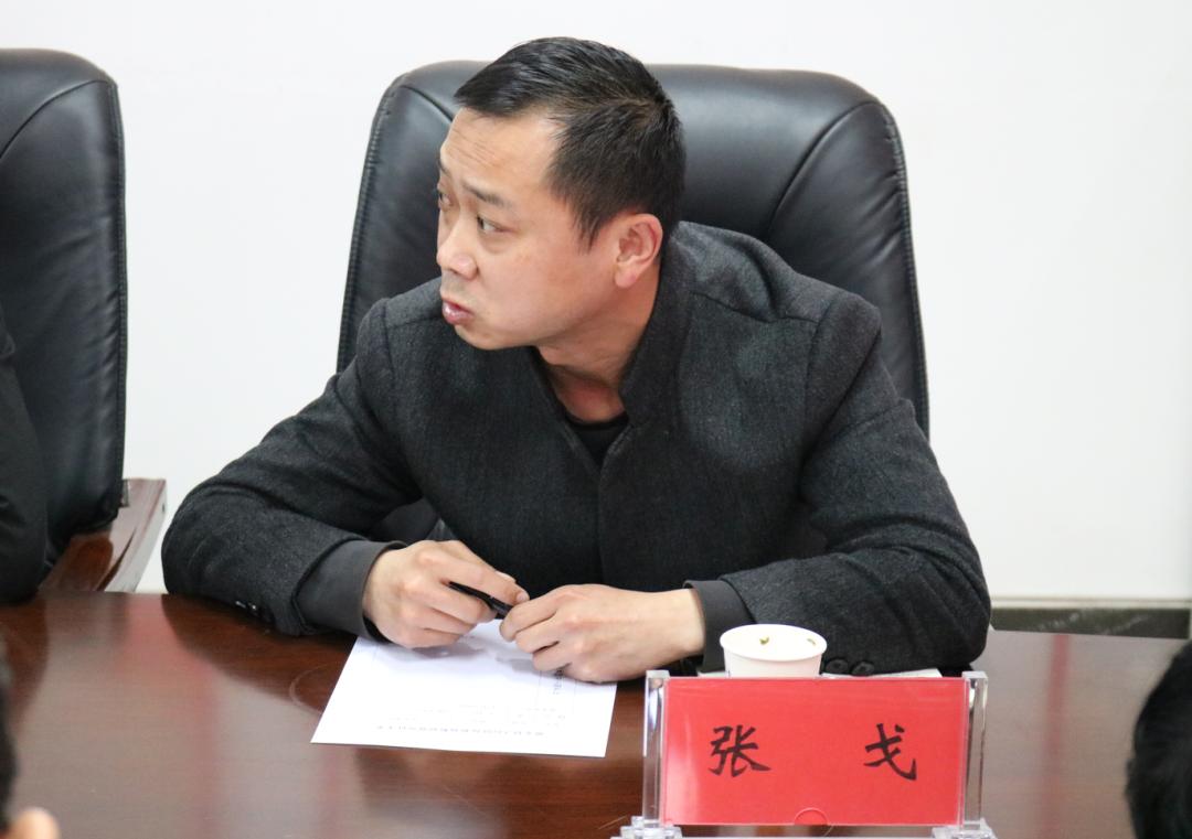 会上陈元元介绍了我院队伍教育整顿学习教育环节取得的成效,并详细