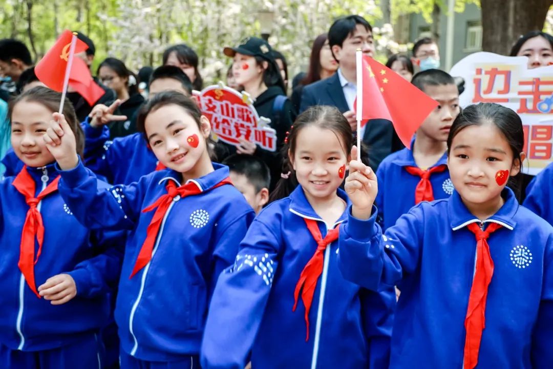 悄悄萌芽生长在阳光下扬起稚嫩的笑脸北航实验学校小学部(北航附小)的