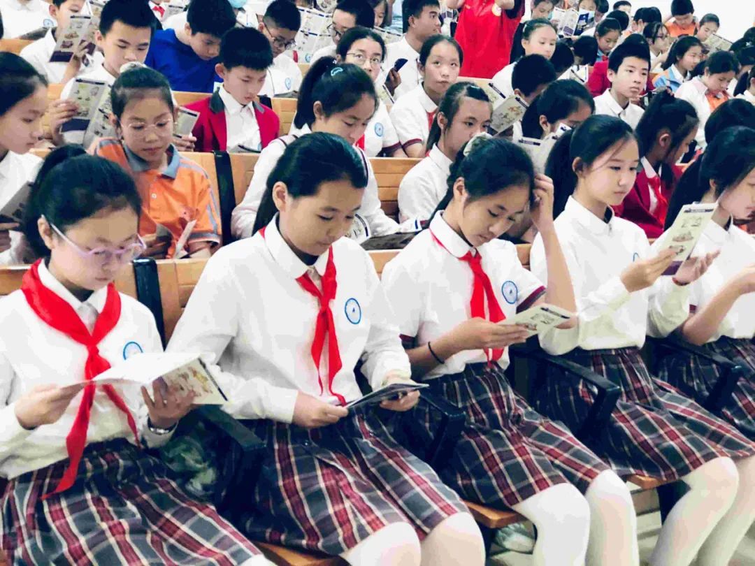 "平安行"走进河实小学开展法制宣讲活动